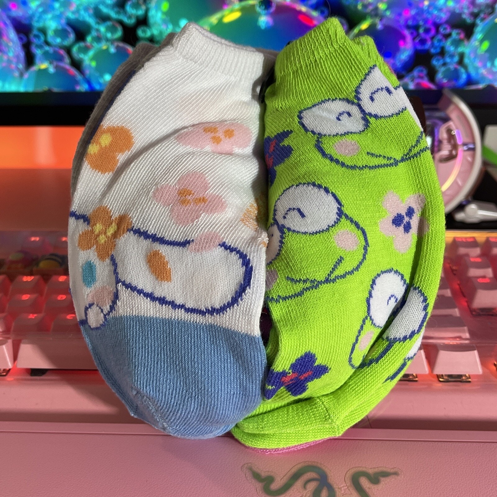 Sanrio Hello Kitty & Friends Socks Pink Glasses Flowers 2023 5 No Show Pack Pair — image 3 of 6
